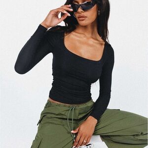 Arthy Black Long Sleeve Top